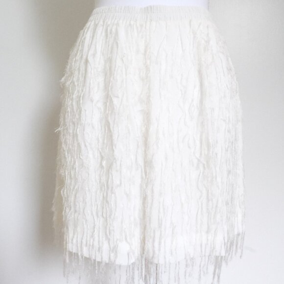 🤍 White Feather Shorts - Perfect for Pool Party or the Bride-to-Be! 🤍 - Picture 3 of 6